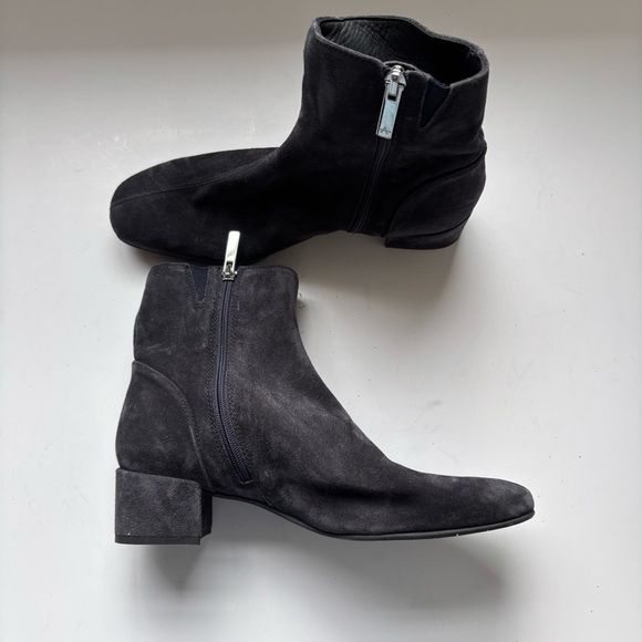 AQUATALIA WOMEN REISS DARK GREY FINE SUEDE DRESSY OFFICE ZIP BOOTS SIZE 6 - Picture 2 of 7